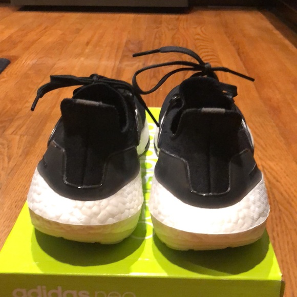 Adidas Ultraboost primeblue worn twice - Picture 3 of 5